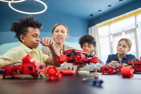 Robotyka i LEGO w Szkole Podstawowej nr 40 w Tychach – lekcja pokazowa Robomajstrów