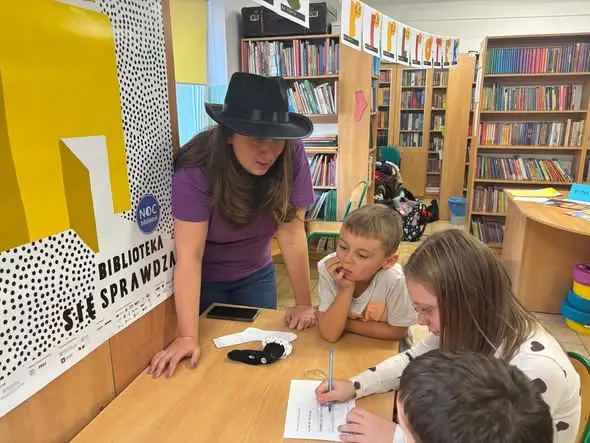 Noc Bibliotek w SP 10 Tychy: escape room „Wielka ucieczka z kosza na pranie”